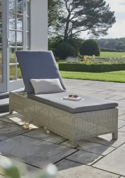Hot Palma Signature Lounger Rattan | Sun Loungers